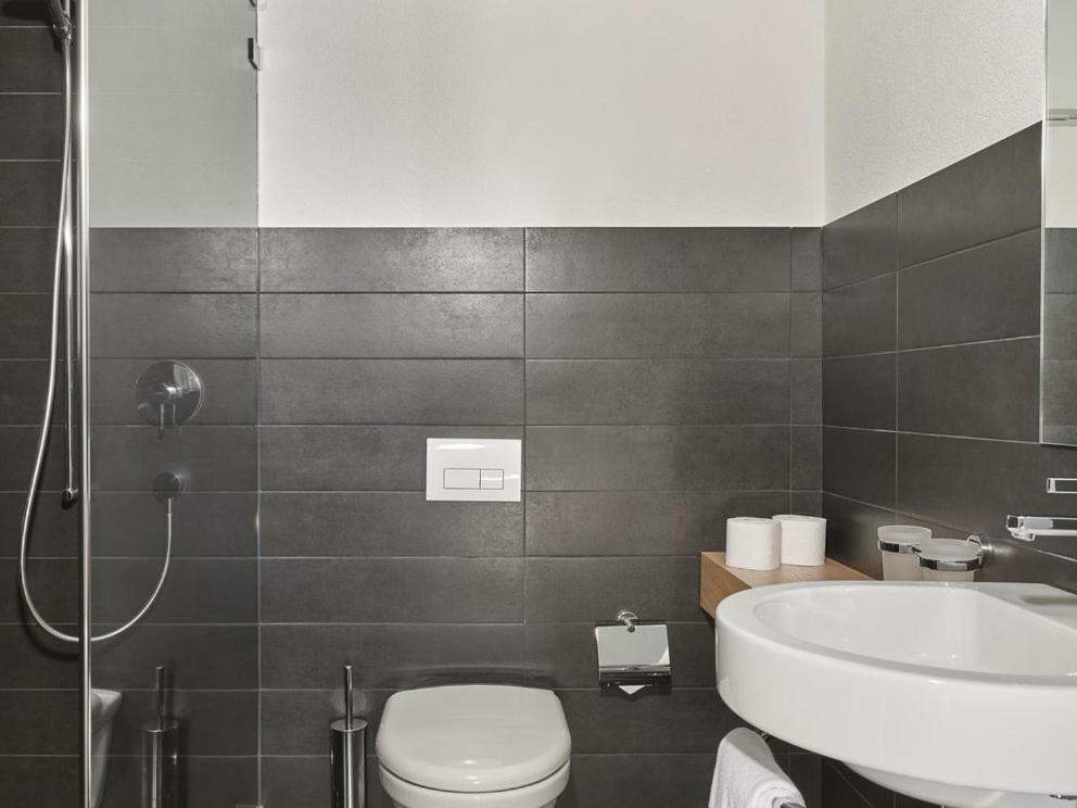 Hotel Toedi Linthal Екстериор снимка